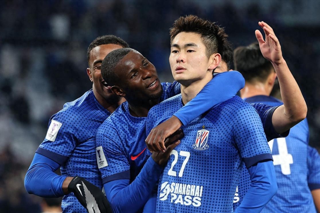 开云体育-上海申花迎欧冠关键赛，窗口期防线松动，悬念犹存，轮换策略成焦点